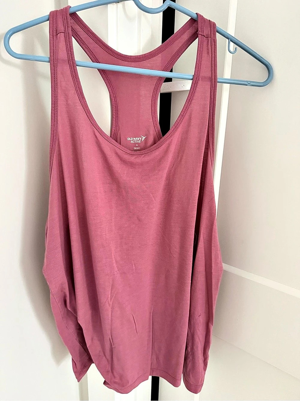 Old Navy Active Racerback Tank in Pink XL Like New